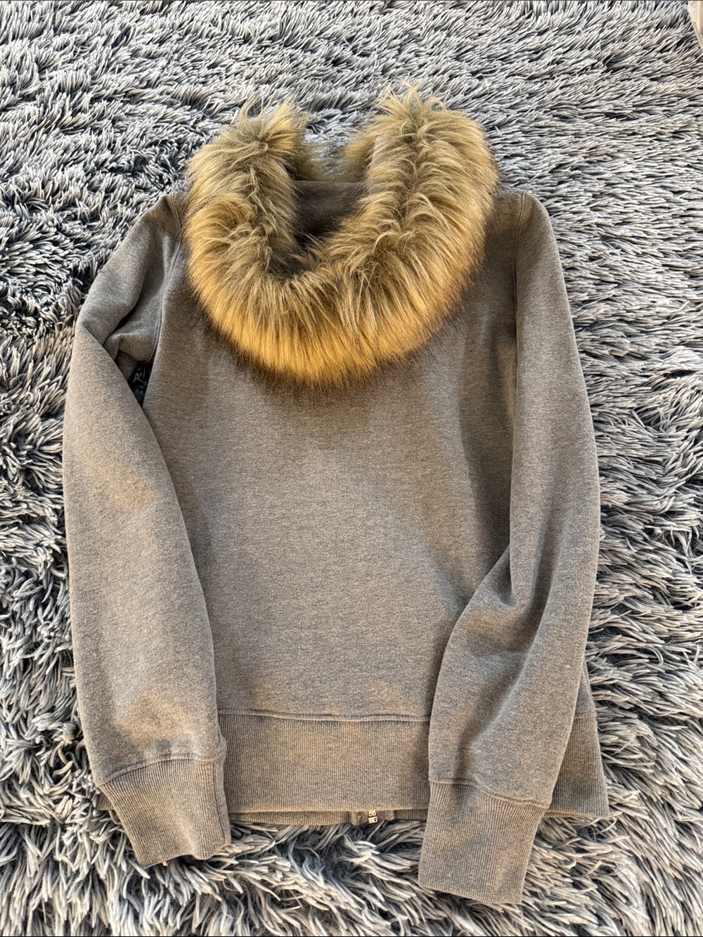 Hollister Gray Zip-Up Hoodie with Faux Fur Hood Trim - Picture 4 of 4